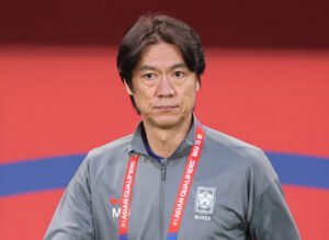 South Korea Coach Hong Myung-bo Resigns After World Cup Group Stage Exit